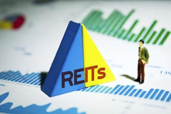 REITs（不动产投资信托基金）